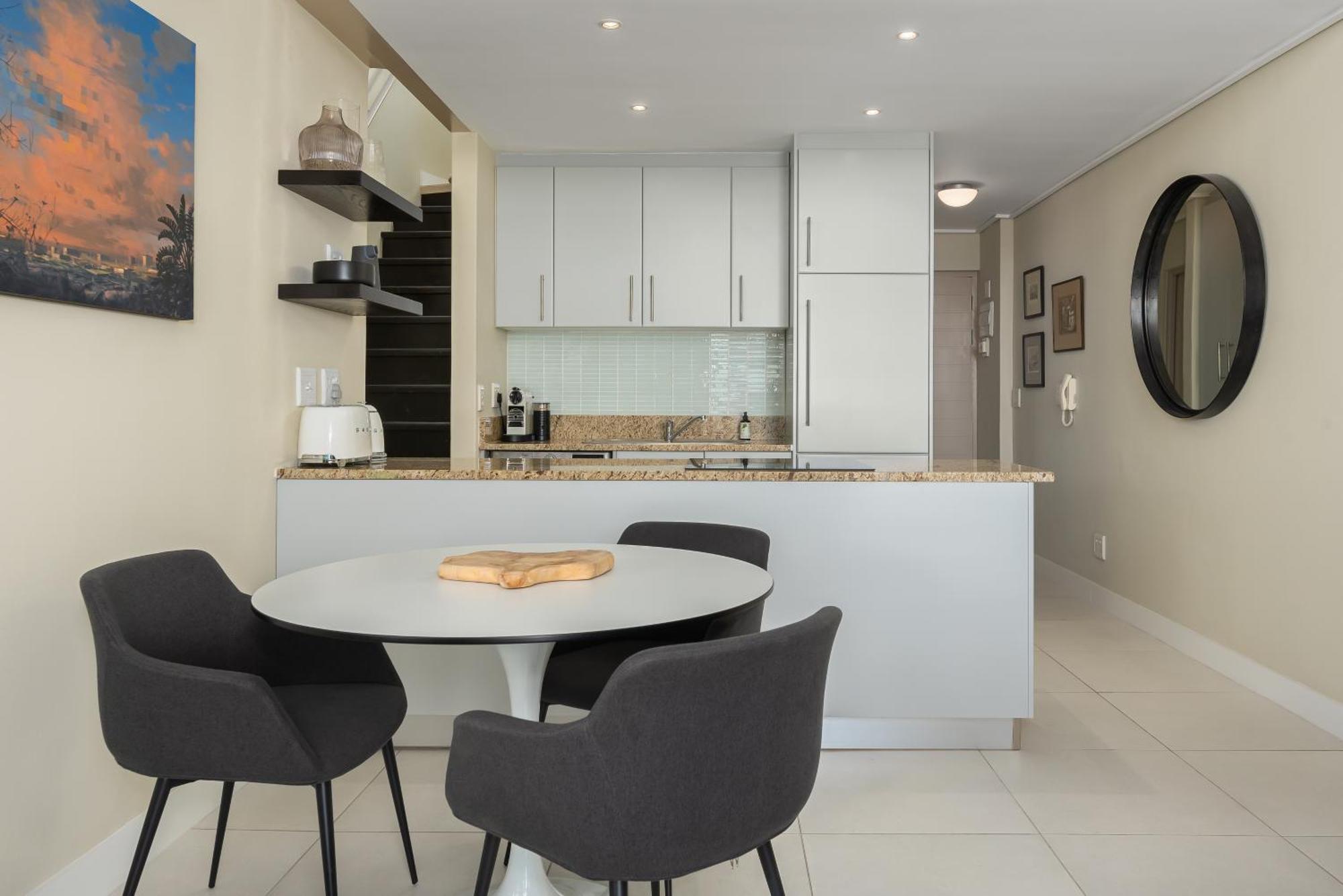 Soho Luxury Apartment *